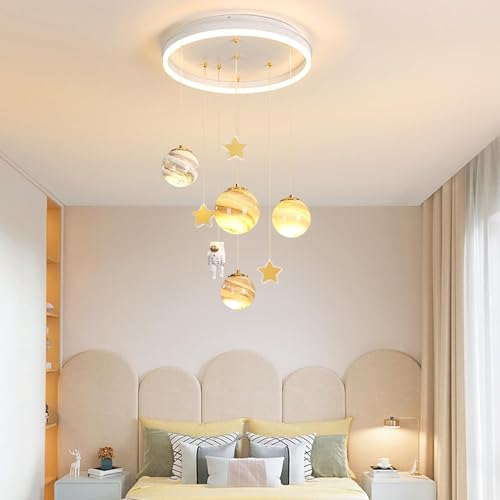 Kinder Kronleuchter LED Deckenleuchte Dimmbar Planet Kronleuchter Kinderzimmer Lampe Modernes Design Mond Astronaut Deckenlampe mit Fernbedienung Kronleuchter Kinderzimmer Schlafzimmer Beleuchtung